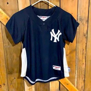 Women’s New York Yankees size S short sleeve